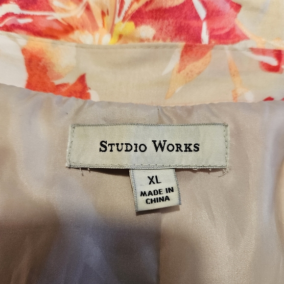 Beautiful Jacket - Picture 2 of 4